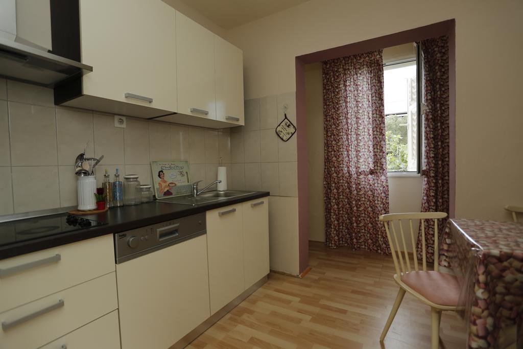 Apartment Magnolia Supetar Værelse billede